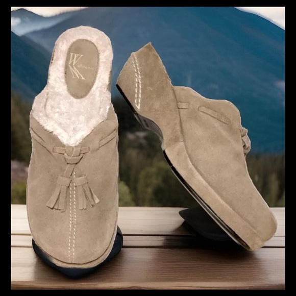 White Mountain Shoes - 🏔WM🏔TAUPE LEATHER SUEDE SHEARLING TASSEL CLOGS